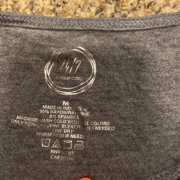 Maurices t shirt - Picture 2 of 2